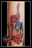 Old-School-Guitar-with-Roses